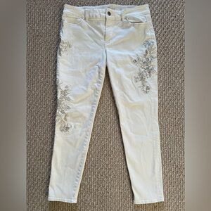 The Skinny Crop- White House Black Market cropped white pants with flowers